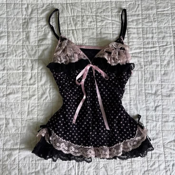 Camisa negra con rosado y encaje negro  10